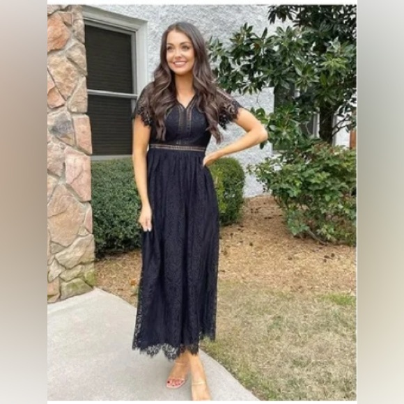 Trendsi Scalloped Trim Lace Plunge Dress - Picture 5 of 7